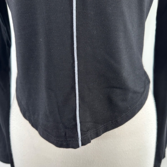 Reformation Stacey Knit Top Crop Mock Neck Women's Sz M Black White Sitches - Picture 7 of 15